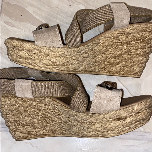 Like new Suede canvas faux rope wedge - Picture 5 of 9